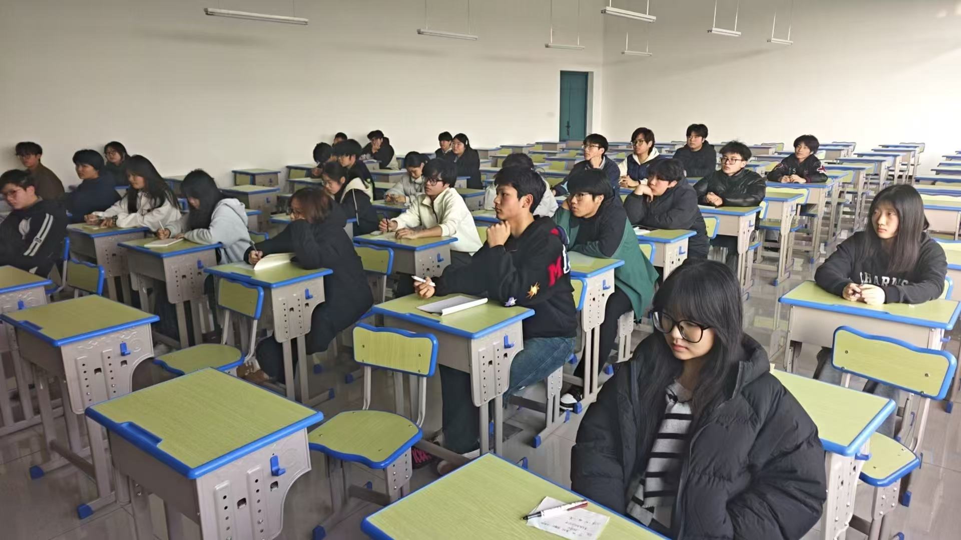 实战演练淬本领 生命安全记心间——南通峻华中等职业学校开展新校区首场消防应急疏散演练(图2)